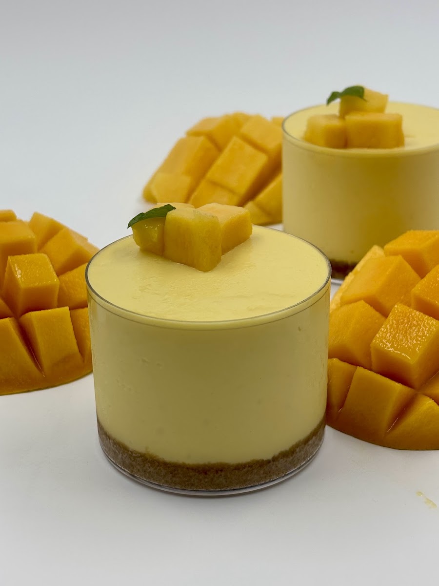 Mango Cold Cheesecake extras